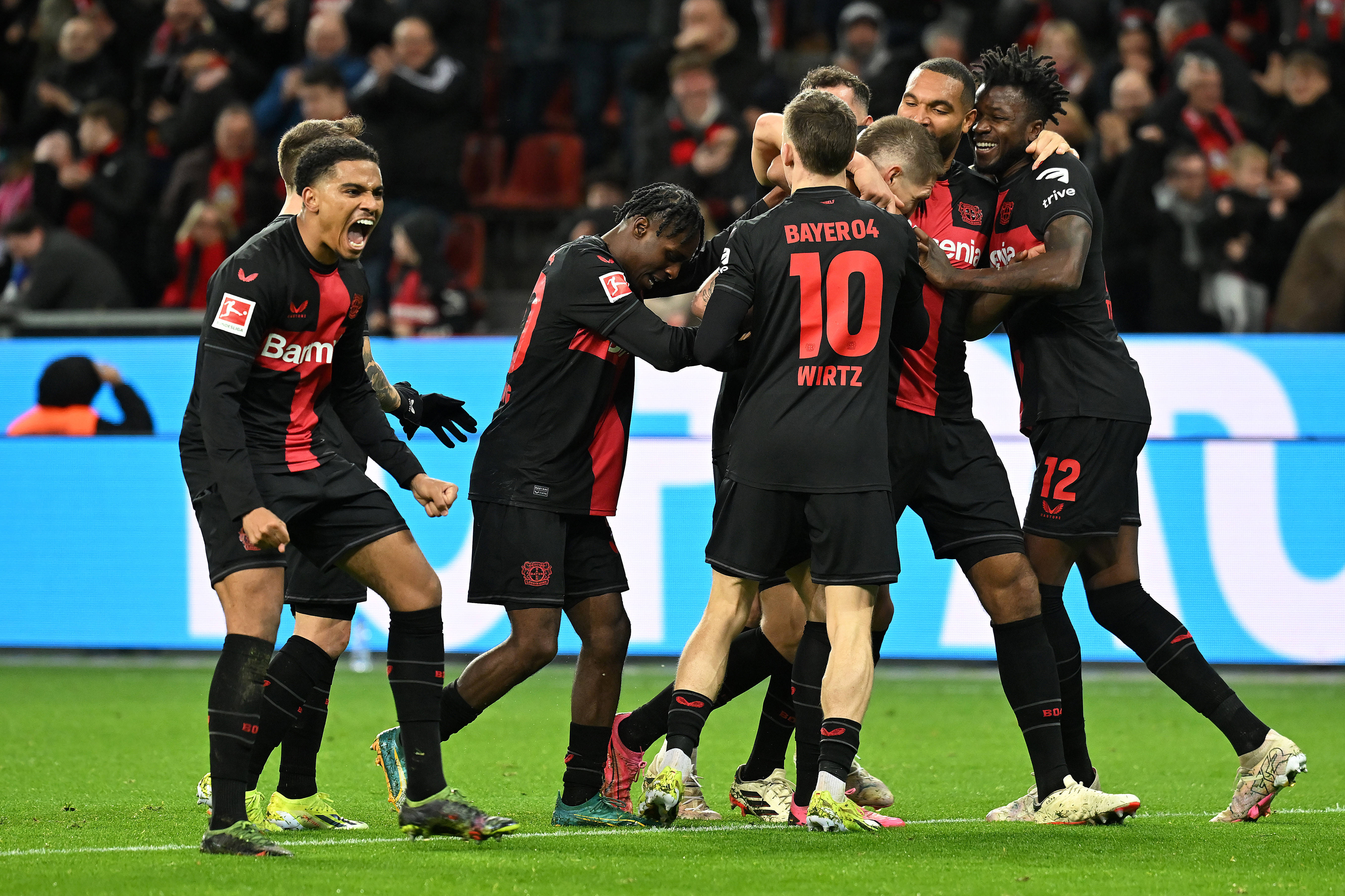 今晨德甲焦点战，曼联强势反弹，媒体盛赞，团队化学反应显著的简单介绍