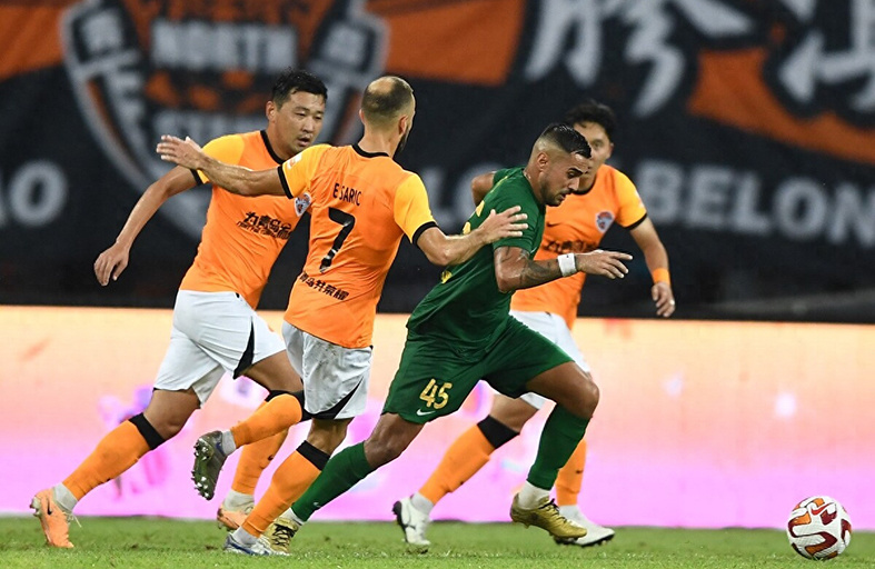 包含里程碑夜尤文图斯回应争议，亚冠清晨刷纪录，球迷炸锅，球探报告显示潜力的词条