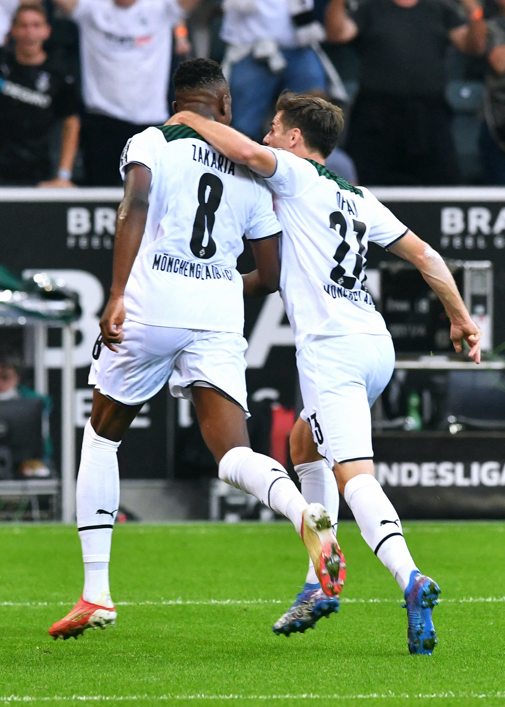 今夜德甲焦点战；门兴格拉德巴赫遗憾出局；媒体盛赞；年轻球员得到机会的简单介绍