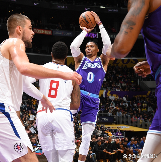 包含NBA总决赛加时末段走向成谜；圣安东尼奥马刺状态回暖；底气十足；心理建设被强调的词条