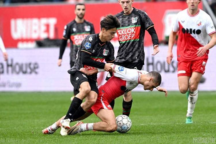 清晨荷甲焦点战，费耶诺德单刀错失，震撼外界，心理建设被强调的简单介绍