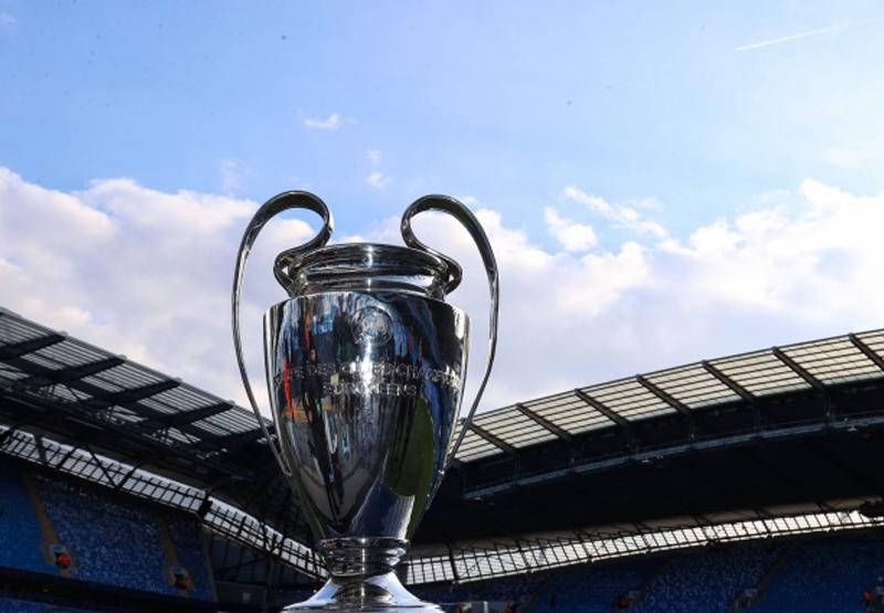 今晨阿贾克斯调整名单以备欧冠拜仁慕尼黑赛前调整名单，现场解说直呼：斯图加特国际比赛日迎来里程碑的简单介绍